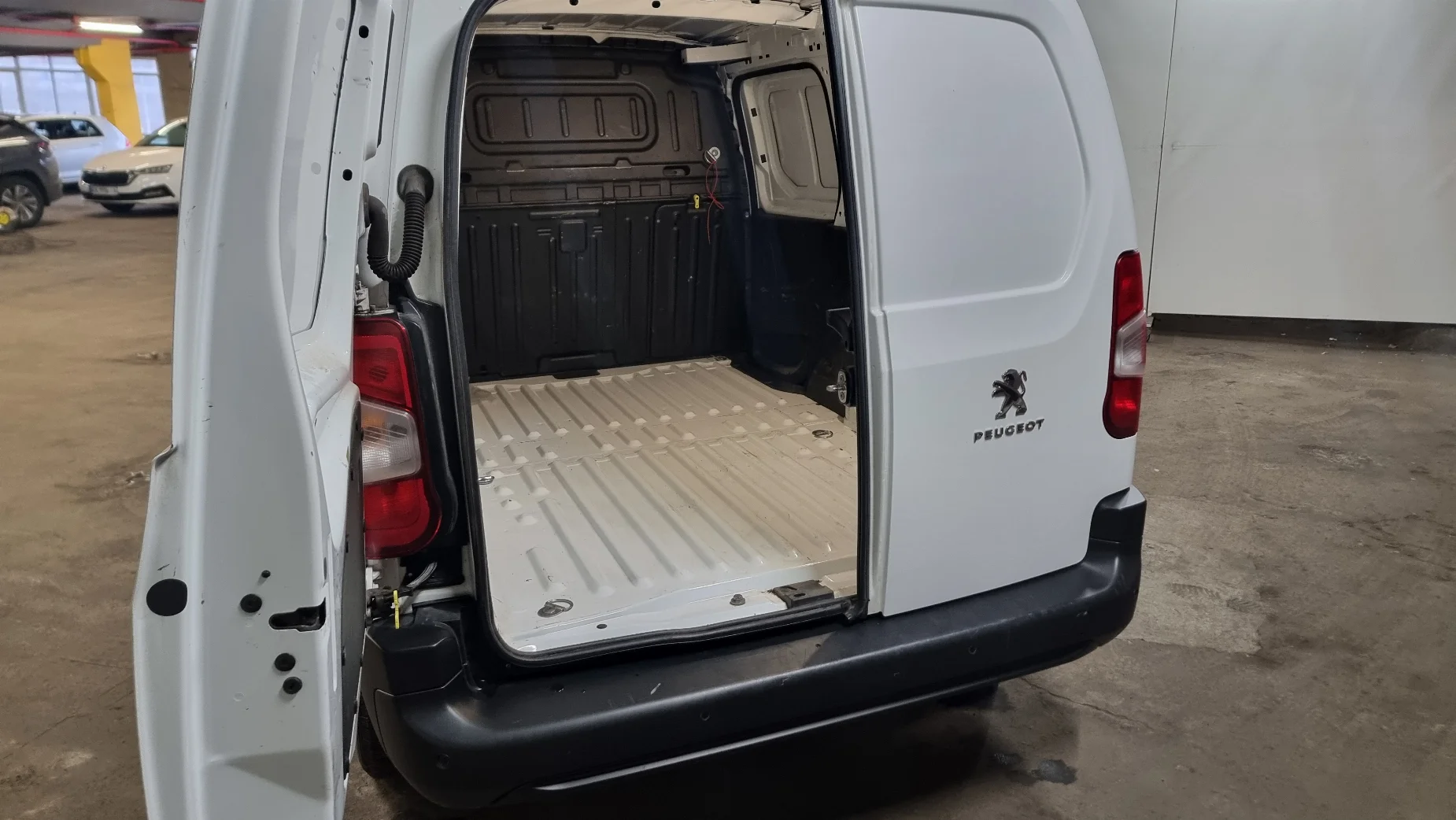 Peugeot Partner photo